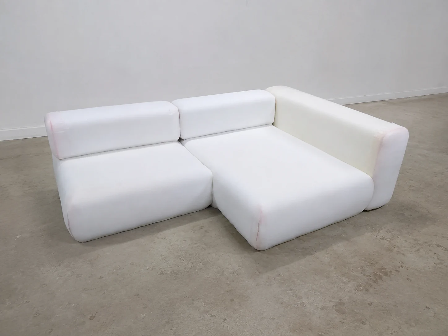 Modular sofa during foam shaping and comfort development
